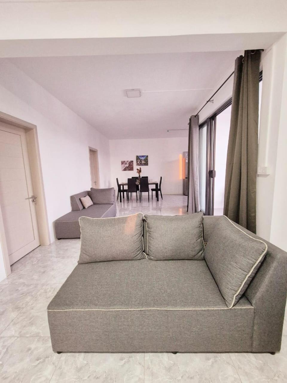 Skyview Apartment- Rooftop Penthouse With Sunset & Sea Views Flic en Flac Экстерьер фото